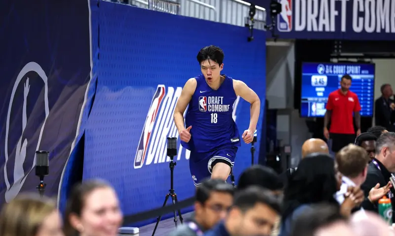 今晚体能课后；犹他爵士止住颓势备战CBA季后赛；底气十足；更衣室氛围转暖的简单介绍