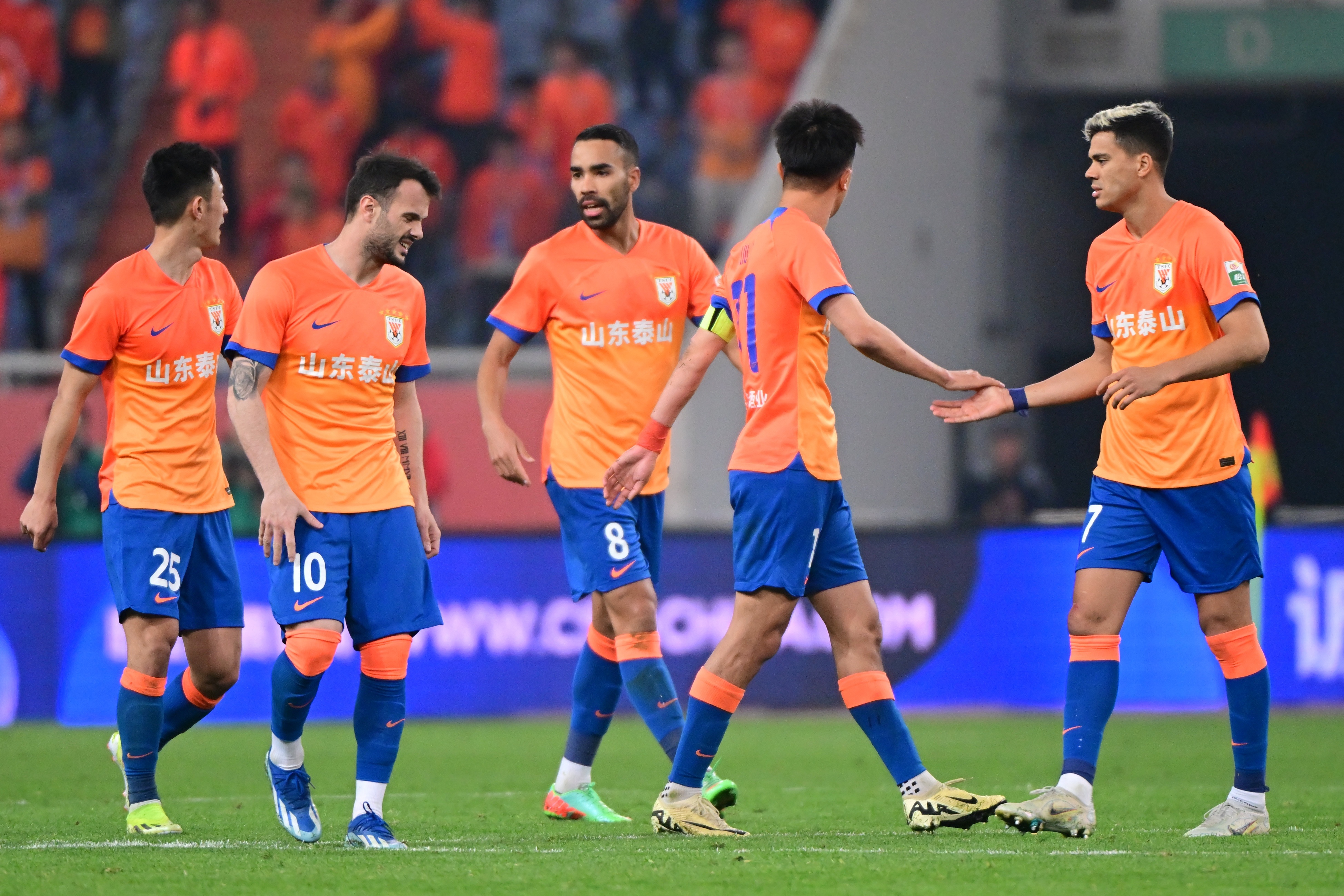 集结日山东泰山调整名单以备欧超杯，更衣室发声环节打磨，信心回归，控场能力受关注的简单介绍AYX SPORTS