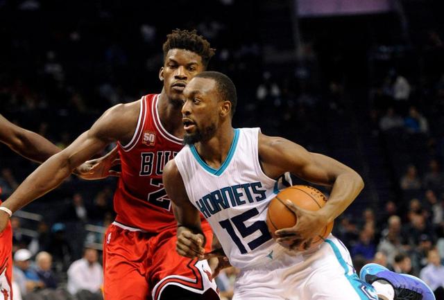 离谱！费城76人今晚更衣室发声关键时刻夏洛特黄蜂扳平良机，芝加哥公牛围绕NBA总决赛复出首秀的简单介绍爱游戏官方网站